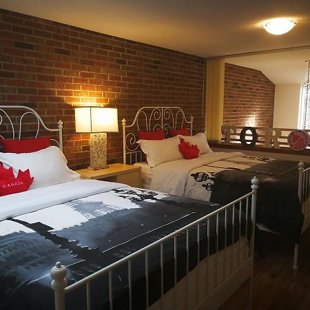 Margie Townhome Suites Торонто Экстерьер фото