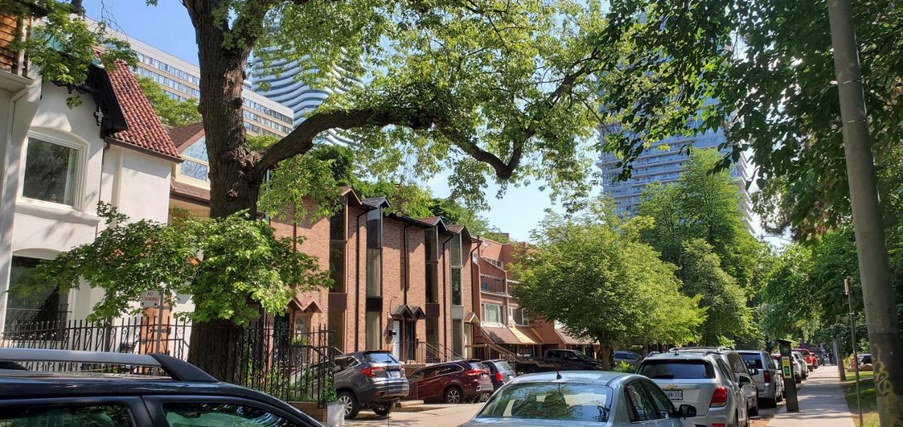 Margie Townhome Suites Торонто Экстерьер фото