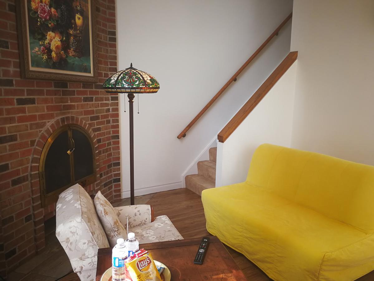 Margie Townhome Suites Торонто Экстерьер фото