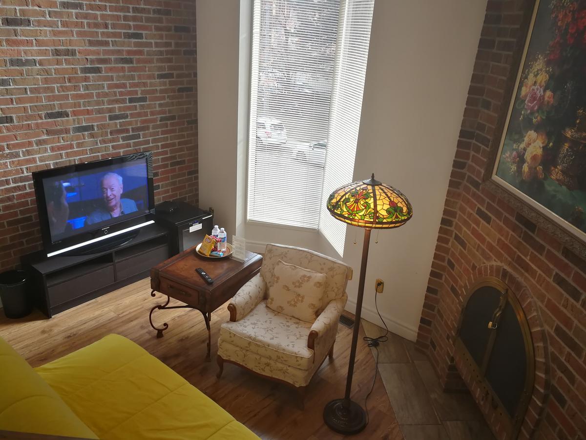 Margie Townhome Suites Торонто Экстерьер фото