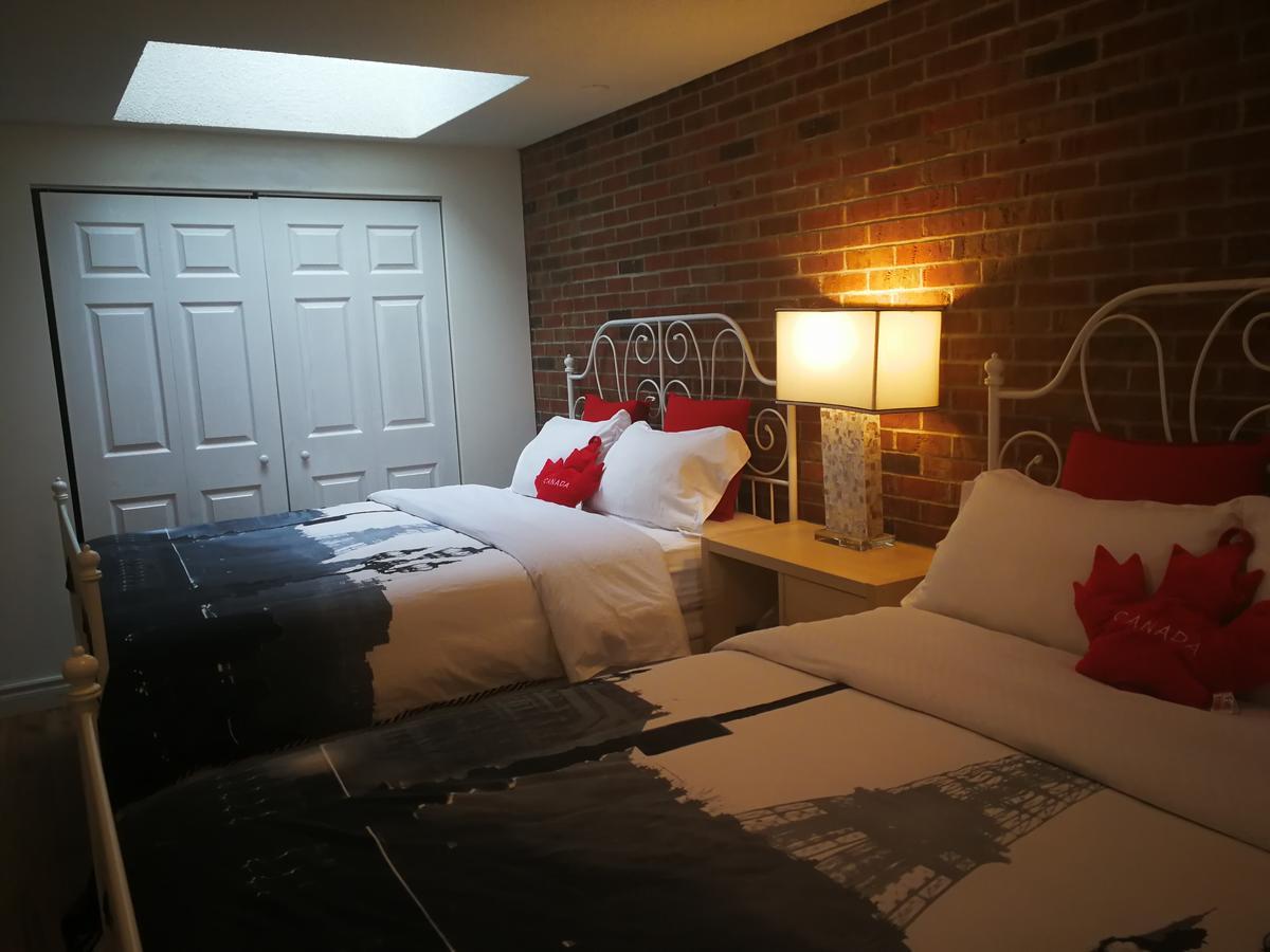 Margie Townhome Suites Торонто Экстерьер фото
